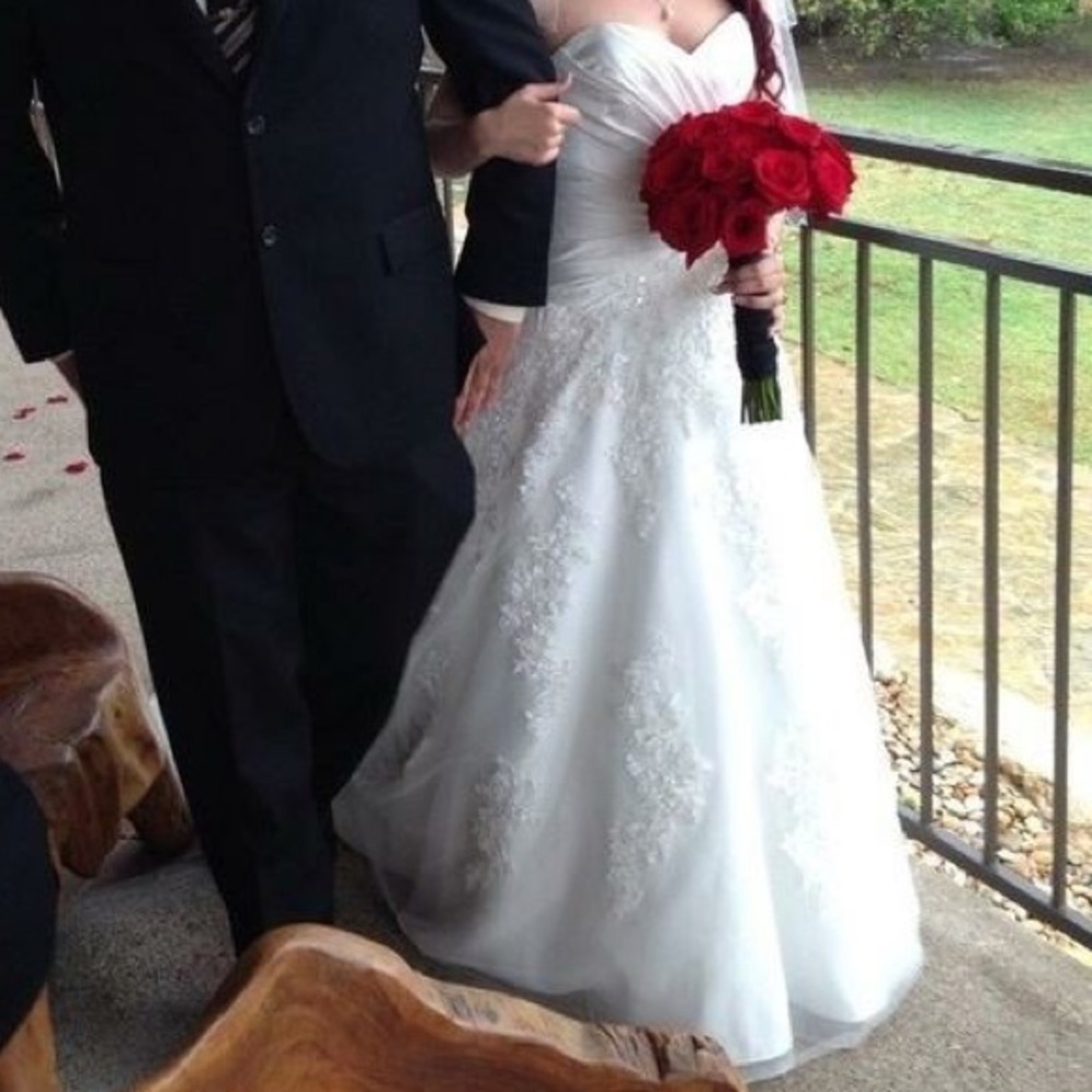 Ivory wedding dress
